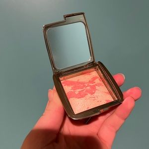 Hourglass Ambient Lighting Blush